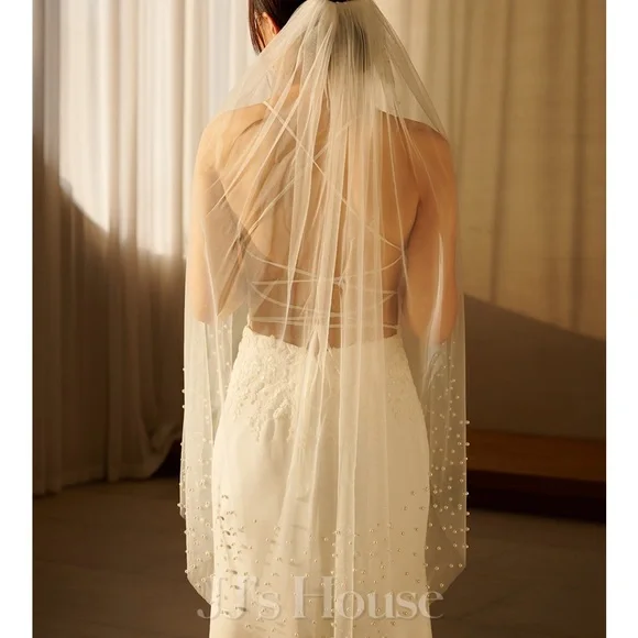 JJs House Pearl-Adorned Bridal Veil - Picture 2 of 2